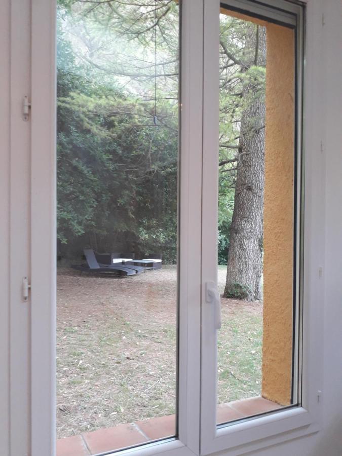 Les Restanques - chambre d'hôtes Cuges-les-Pins Extérieur photo